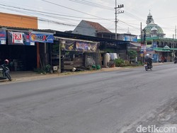 Viral Kotoran Manusia Diduga Sengaja Dibuang di Jalan Karangploso Malang