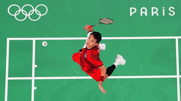 Jonatan Christie Tersingkir dari Olimpiade 2024 Paris 2024 Olympics - Badminton - Men's Singles Group play stage - Porte de La Chapelle Arena, Paris, France - July 31, 2024. Jonatan Christie of Indonesia in action during the Group L match against Lakshya Sen of India. REUTERS/Hamad I Mohammed