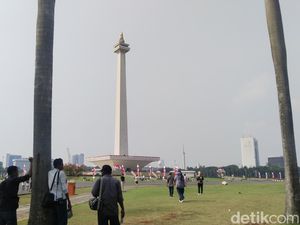 Pengunjung Protes Monas Tutup Jam 16.00: Di Sini Enaknya Sore ke Malam Pengunjung Protes Monas Tutup Jam 16.00: Di Sini Enaknya Sore ke Malam