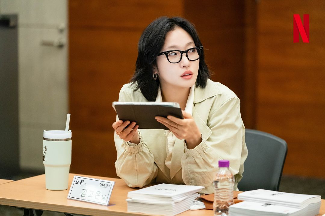 Kim Go Eun saat proses reading The Prince of Confession.