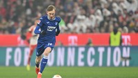 2. Maximilian Beier (Hoffenheim). Masuk radar sebagai alternatif untuk mengisi lini depan. Tawaran resmi sudah diajukan ke klubnya. Foto: Getty Images/Sebastian Widmann