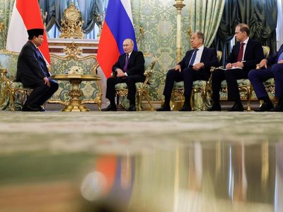 Potret Pertemuan Prabowo dan Presiden Rusia Putin