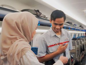 Jujur! Petugas Kebersihan Whoosh Balikin Laptop hingga iPhone