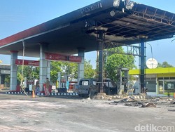 Kebakaran di SPBU Jalan Adi Sucipto Colomadu, Mobil-Mesin Pom Ludes