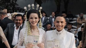 8 Foto Pernikahan Susan Sameh & Pria Asal Hamburg, Menawan Dengan Adat Sunda