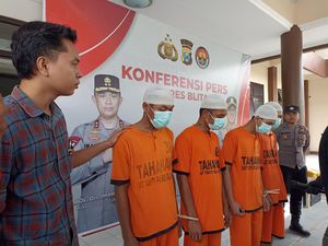 4 Pria di Blitar Cekoki Arak Lalu Perkosa Anak 12 Tahun 4 Pria di Blitar Cekoki Arak Lalu Perkosa Anak 12 Tahun