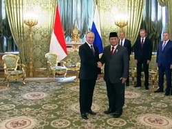 Prabowo Bertemu Putin di Kremlin, Siap Perkuat Hubungan RI-Rusia
