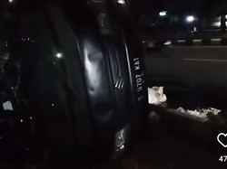 Pikap Muat Ayam Potong Terguling di Bogor gegara Sopir Ngantuk