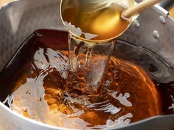 Ternyata Gampang! 4 Cara Bersihkan Minyak Goreng Bekas yang Kotor Ternyata Gampang! 4 Cara Bersihkan Minyak Goreng Bekas yang Kotor