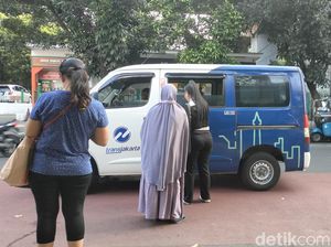 Pengguna JakLingko Harap Tak Ada Demo Lagi: Bingung Cari Angkutan Lain Pengguna JakLingko Harap Tak Ada Demo Lagi: Bingung Cari Angkutan Lain