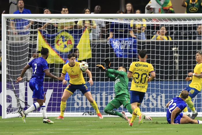 ATLANTA, GA - JULY 31: Club America goalkeeper Luis Malagon (1) defends against a shot on goal during the soccer match between Chelsea and Club America on July 31, 2024 at the Mercedes-Benz Stadium in Atlanta, Georgia.  (Photo by David J. Griffin/Icon Sportswire via Getty Images)