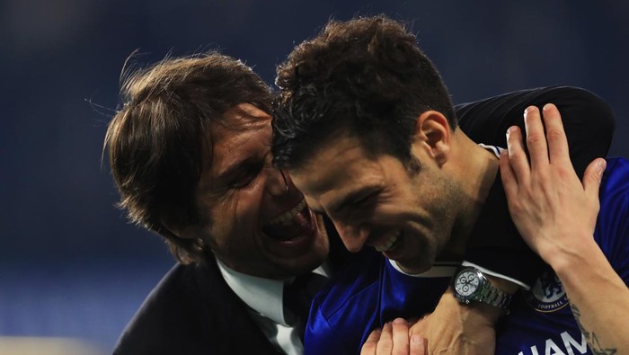 LONDON, ENGLAND - MAY 15: Antonio Conte, Manager of Chelsea speaks to Cesc Fabregas of Chelsea after the Premier League match between Chelsea and Watford at Stamford Bridge on May 15, 2017 in London, England.  (Photo by Richard Heathcote/Getty Images)