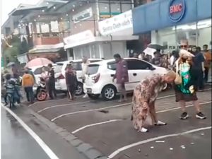 Bule Rusia Teriak di Pinggir Jalan, Minum Obat Perangsang untuk Tahan Lapar