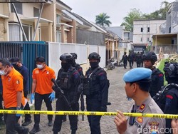 Tim Jibom Dikerahkan Geledah Rumah Terduga Teroris di Kota Batu