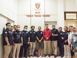 DJP Sumsel Babel Serahkan Tersangka Perpajakan ke Kejati Sumsel