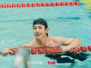 Mantan Pacar Jung Hae In Muncul di Love Next Door Episode Malam Ini Mantan Pacar Jung Hae In Muncul di Love Next Door Episode Malam Ini