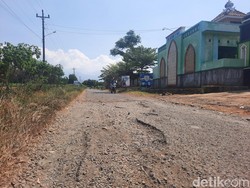 Lapur Lur! Jalan Antardesa di Margoyoso Pati Rusak Parah dan Berdebu