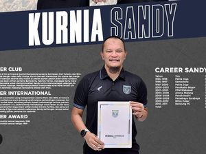 Liga 2: Eks Kiper Legendaris Kurnia Sandy Merapat ke Persela Lamongan Liga 2: Eks Kiper Legendaris Kurnia Sandy Merapat ke Persela Lamongan