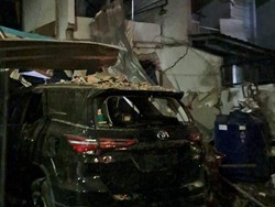 2 Rumah Hancur dan 3 Mobil Rusak Imbas Ledakan Tabungan Gas di Jakbar