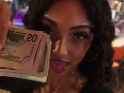 Tip Menggiurkan Maia Marie Jadi Pelayan Restoran