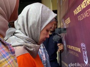 Potret Meita Irianty Pemilik Daycare Penganiaya Balita Berbaju Tahanan Potret Meita Irianty Pemilik Daycare Penganiaya Balita Berbaju Tahanan