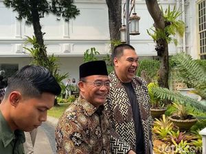 Saat Menpora Dito Lempar Candaan ke Muhadjir Pak Ketua Tambang
