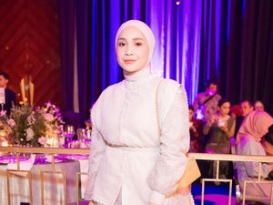 Gaya Nagita Slavina di Pernikahan Aaliyah, Cantik Dengan Dress Seharga Mobil