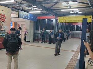 Alasan Penumpang LRT Jabodebek Rela Tunggu Jam 8 Malam Demi Tarif Murah