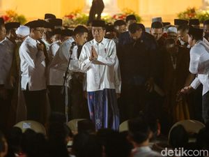 Jokowi Minta Maaf ke Rakyat: Tak Mungkin Dapat Menyenangkan Semua Pihak Jokowi Minta Maaf ke Rakyat: Tak Mungkin Dapat Menyenangkan Semua Pihak