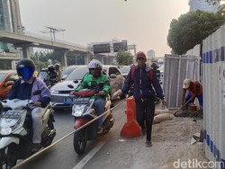 Proyek Trotoar MT Haryono, Warga Keluhkan Ruang Pejalan Kaki Mepet Jalan