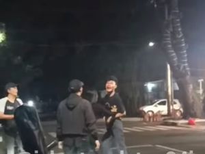 Kelakuan Pria Mabuk yang Ngamuk Ngaku-ngaku Anggota BIN Padahal Bukan Kelakuan Pria Mabuk yang Ngamuk Ngaku-ngaku Anggota BIN Padahal Bukan