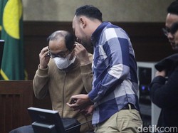 Jaksa KPK Sindir Gazalba, Tetap Pakai Masker di Sidang Padahal Tak Sakit