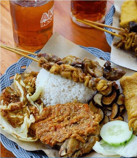 Suka Banget Ayam Gepuk Indonesia, Wanita Ini Buatkan Puisi Cinta Suka Banget Ayam Gepuk Indonesia, Wanita Ini Buatkan Puisi Cinta