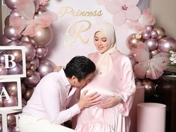 Selamat, Syahrini Melahirkan Anak Pertama!