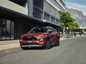 Tampang Baru Toyota Starlet, Sekarang Namanya Starlet Cross!