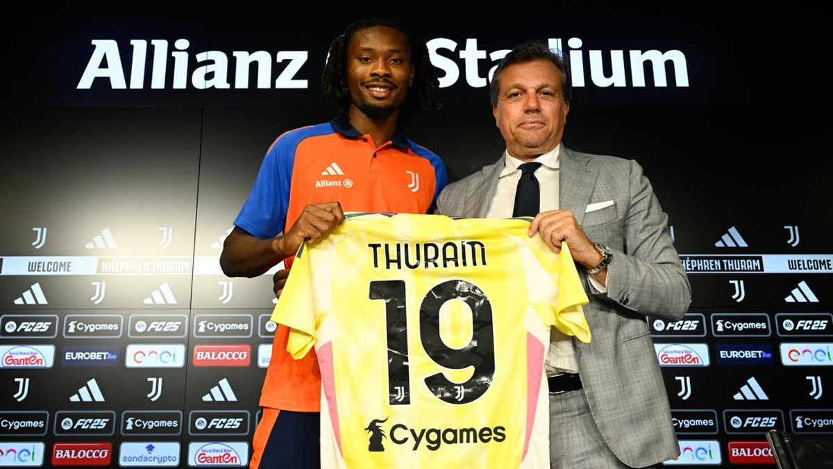 Khephren Thuram resmi diperkenalkan Juventus. (Foto: Juventus FC via Getty Images/Daniele Badolato - Juventus FC)
