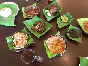 5 Tempat Makan Indonesia Ini Jadi Favorit Warga Lokal di Malaysia