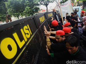 Aliansi Santri Gus Dur Desak Gus Yahya-Gus Ipul Mundur dari PBNU Aliansi Santri Gus Dur Desak Gus Yahya-Gus Ipul Mundur dari PBNU