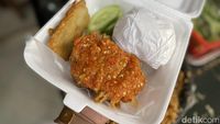 Murah Enak! Ayam Geprek Pake Nasi di Sini Cuma Rp 10.000