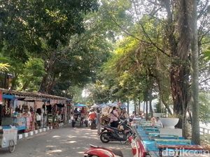 Merasakan Udara Sejuk Sembari Kulineran di Danau Setu Babakan Merasakan Udara Sejuk Sembari Kulineran di Danau Setu Babakan