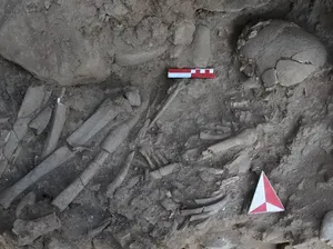 Ada yang Aneh dari Makam Dukun Berusia 12.000 Tahun Ini Ada yang Aneh dari Makam Dukun Berusia 12.000 Tahun Ini