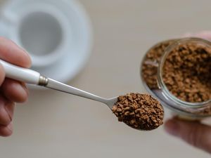 Apa Benar Minum Kopi Instan Picu Risiko Kanker?