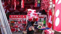 Intip Sentra Produksi Bendera Merah Putih yang Sibuk Jelang HUT RI