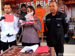 Jajakan Gadis Rp 200 Ribu via MiChat, 2 Pria di Denpasar Ditangkap! Jajakan Gadis Rp 200 Ribu via MiChat, 2 Pria di Denpasar Ditangkap!