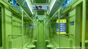 Ngopi di Kafe Ini Serasa Ada di Gerbong Yamanote Line Jepang
