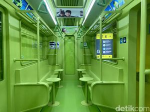 Ngopi di Kafe Ini Serasa Ada di Gerbong Yamanote Line Jepang