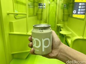 Loopline Cafe: Serunya Ngopi Butterscotch Serasa di Kereta Yamanote Line Jepang