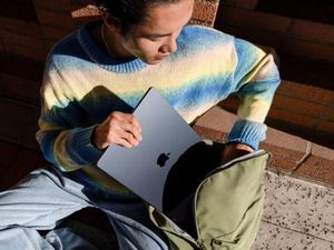 5 Alasan MacBook Air M3 untuk Sekolah dan Kuliah 5 Alasan MacBook Air M3 untuk Sekolah dan Kuliah
