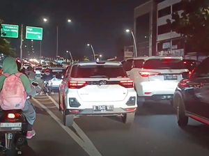 Penampakan Macet di Sejumlah Ruas Jalan Jakarta