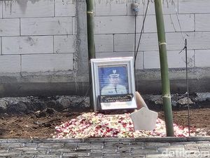 Fakta Senyapnya Relokasi Jenazah Eddy Rumpoko dari TMP ke Makam Keluarga Fakta Senyapnya Relokasi Jenazah Eddy Rumpoko dari TMP ke Makam Keluarga